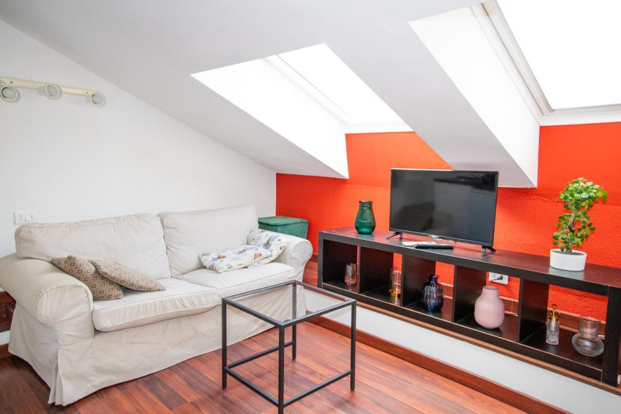 Hosting Dreams Attics - Duomo Apartment Milano Exterior foto