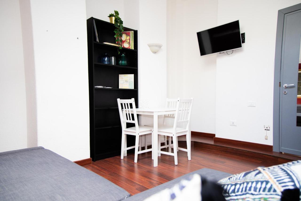 Hosting Dreams Attics - Duomo Apartment Milano Exterior foto